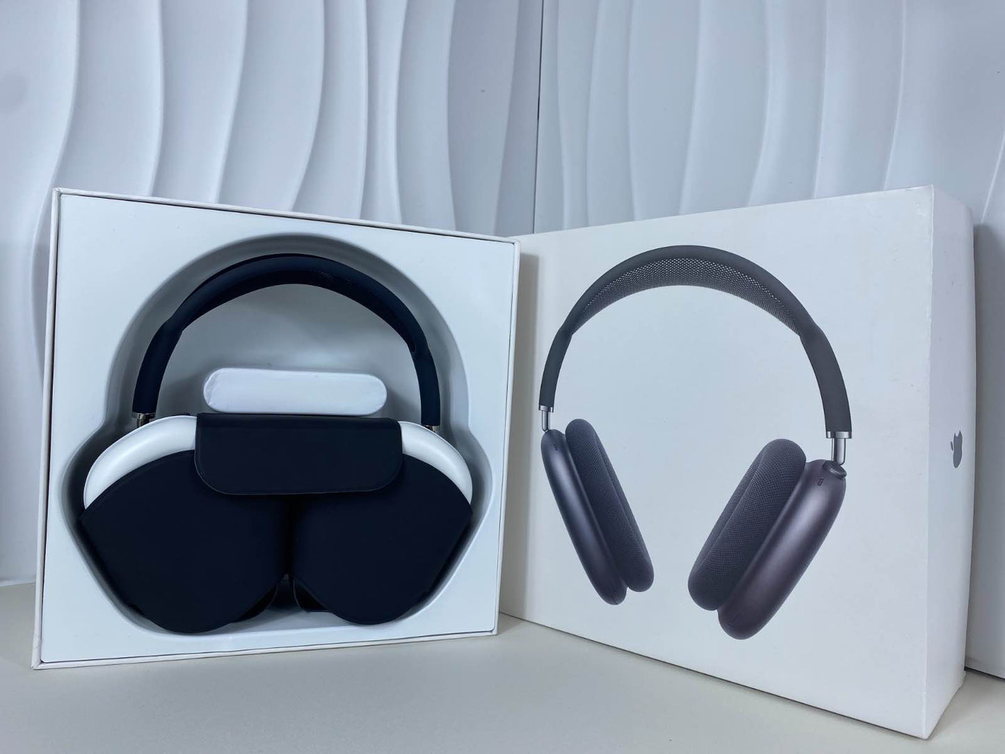 Apple AirPods Max β High-Fidelity Over-Ear Headphones with Active Noise Cancellation